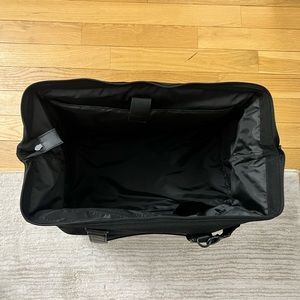 BEIS The Weekender in Black